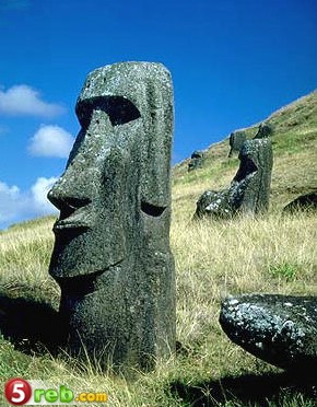 من عجائب الدنيا تماثيل جزيرة ايستر لغز حير علماء الآثار Easterisland04ft61