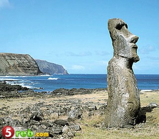 من عجائب الدنيا تماثيل جزيرة ايستر لغز حير علماء الآثار Imagepd6